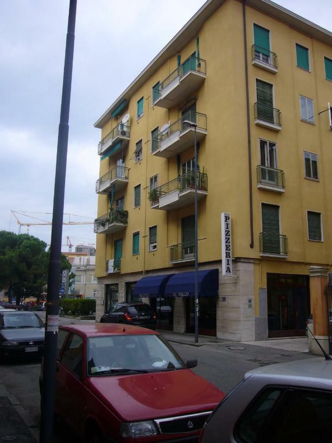 Arcobaleno Affittacamere Βερόνα Εξωτερικό φωτογραφία
